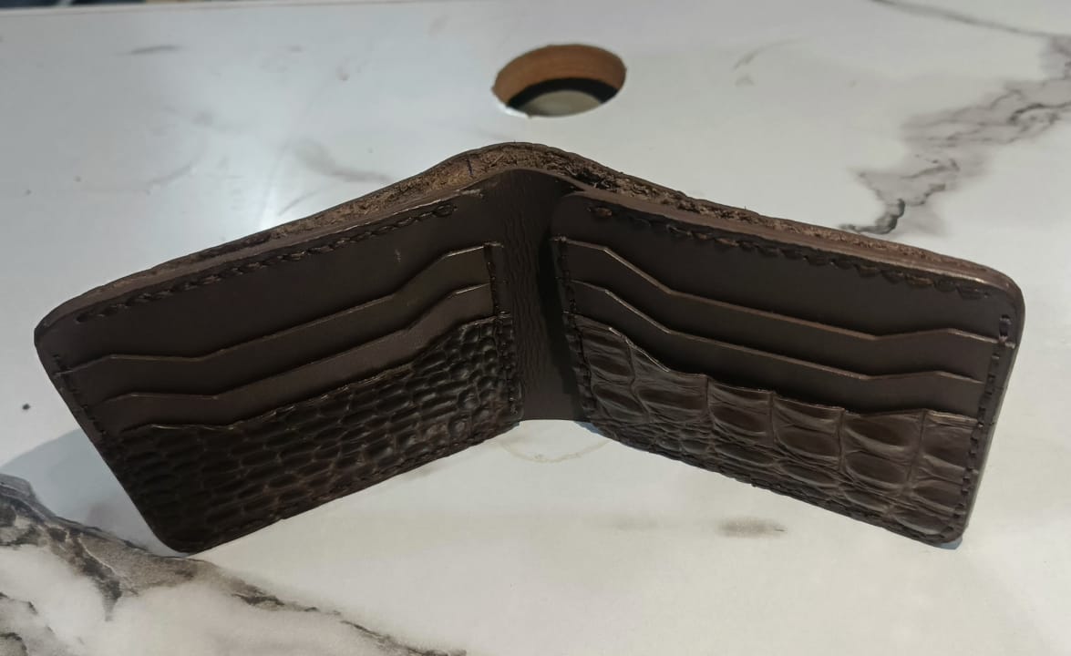 Men's Genuine Leather Bifold Wallet Crocodile Pattern Alligator Embossed Luxury